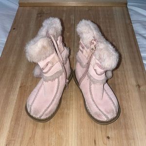 4🌈🌈/$20!! 💕✨🤍 Cherokee boots! 5T